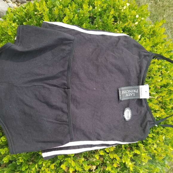 Shorts and tank - Picture 2 of 2